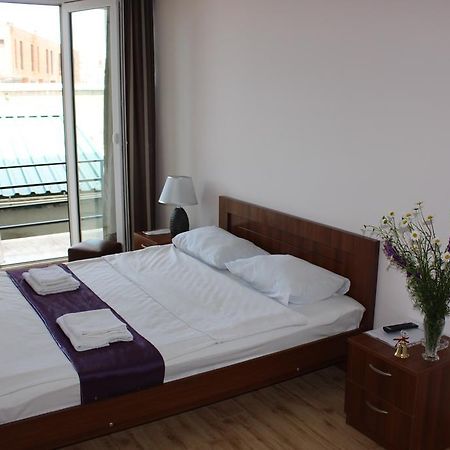 Hotel Nina Tbiliszi Kültér fotó