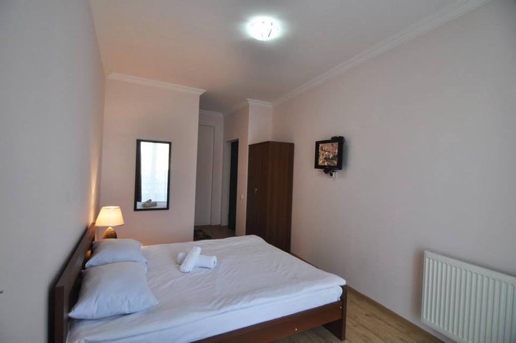 Hotel Nina Tbiliszi Szoba fotó