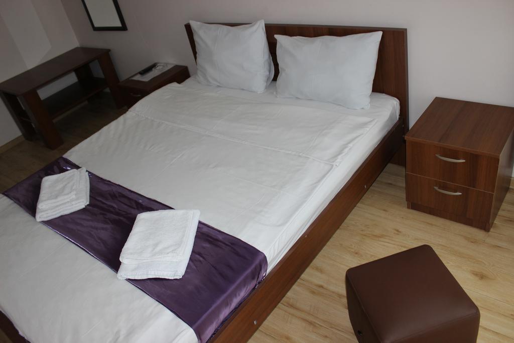 Hotel Nina Tbiliszi Kültér fotó