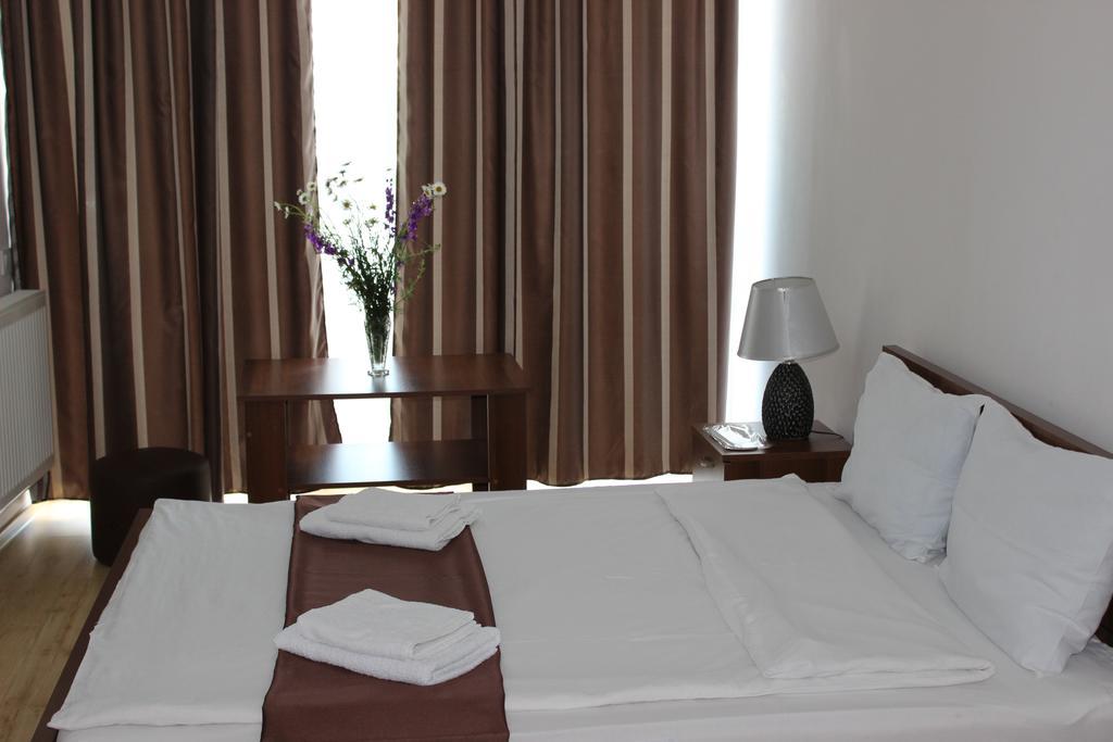 Hotel Nina Tbiliszi Kültér fotó