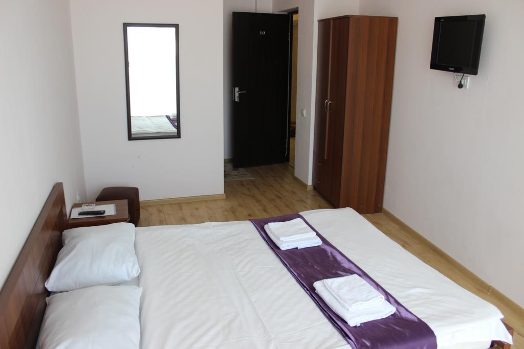Hotel Nina Tbiliszi Kültér fotó