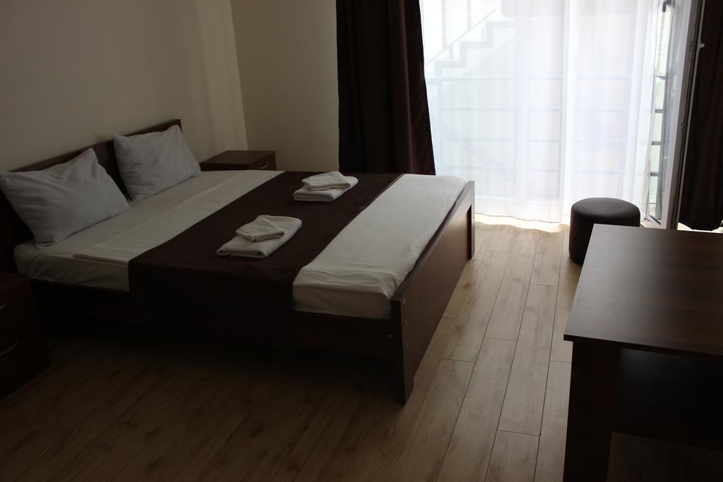 Hotel Nina Tbiliszi Kültér fotó