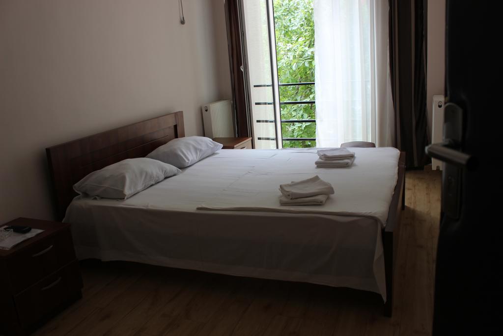 Hotel Nina Tbiliszi Kültér fotó
