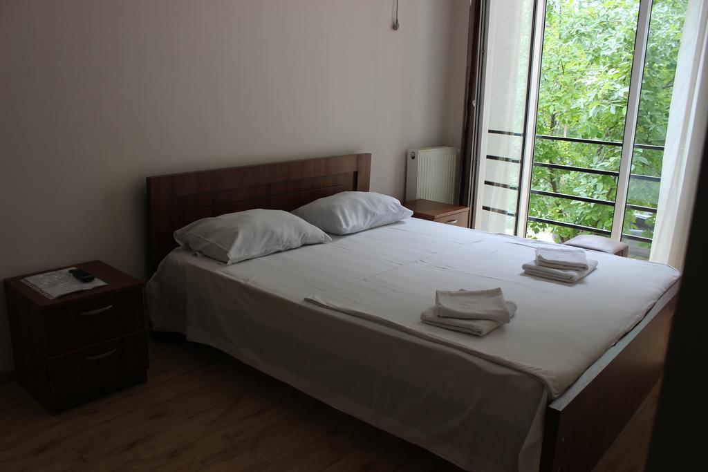 Hotel Nina Tbiliszi Kültér fotó