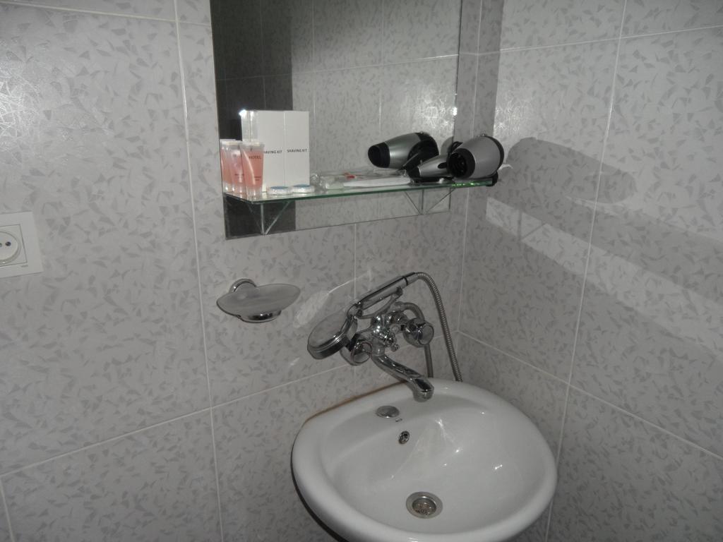 Hotel Nina Tbiliszi Kültér fotó